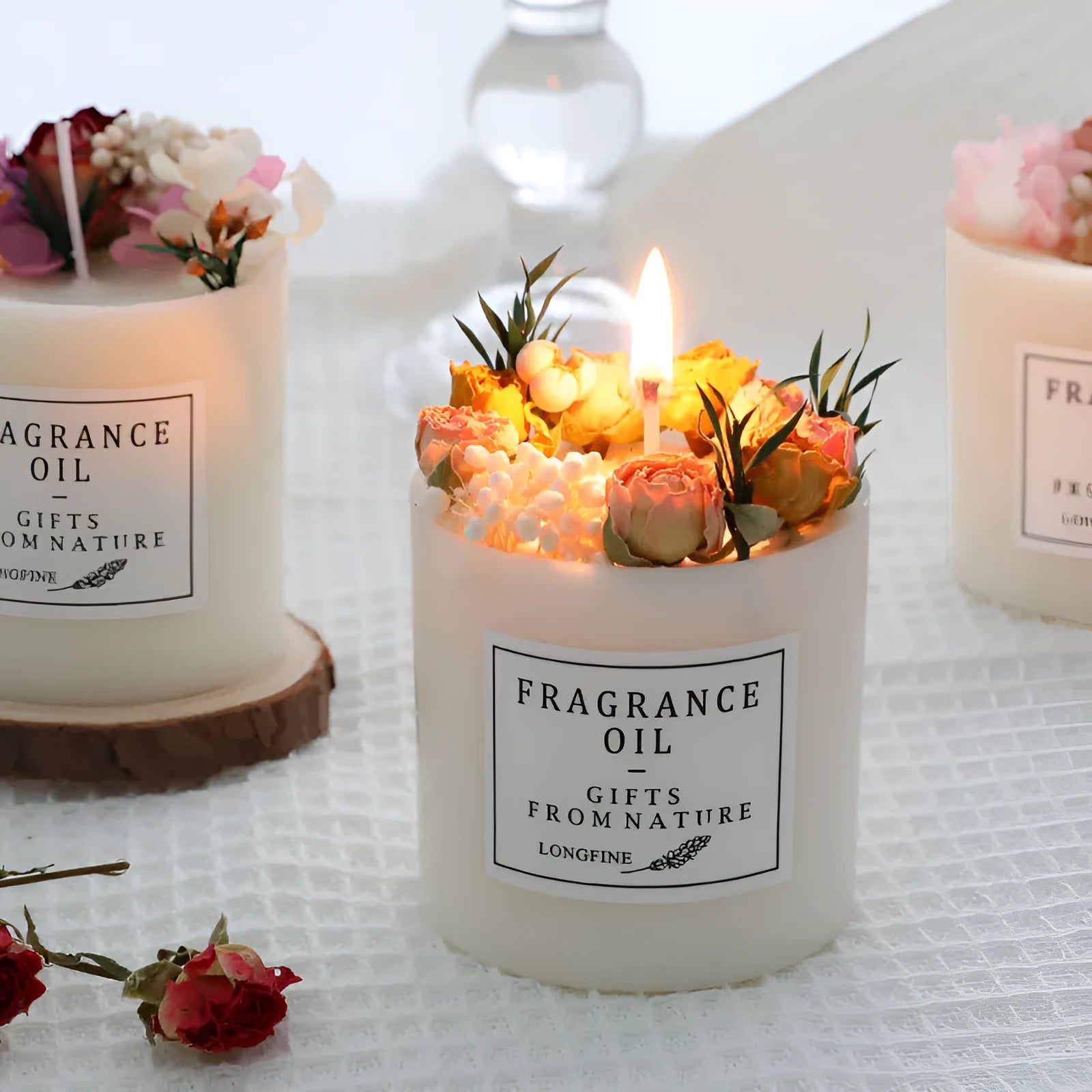 Dried flowers decorated aromatherapy candle in various scents with gift box packaging option