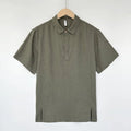 Men's linen summer top with thin lapels and short sleeves in loose fit
