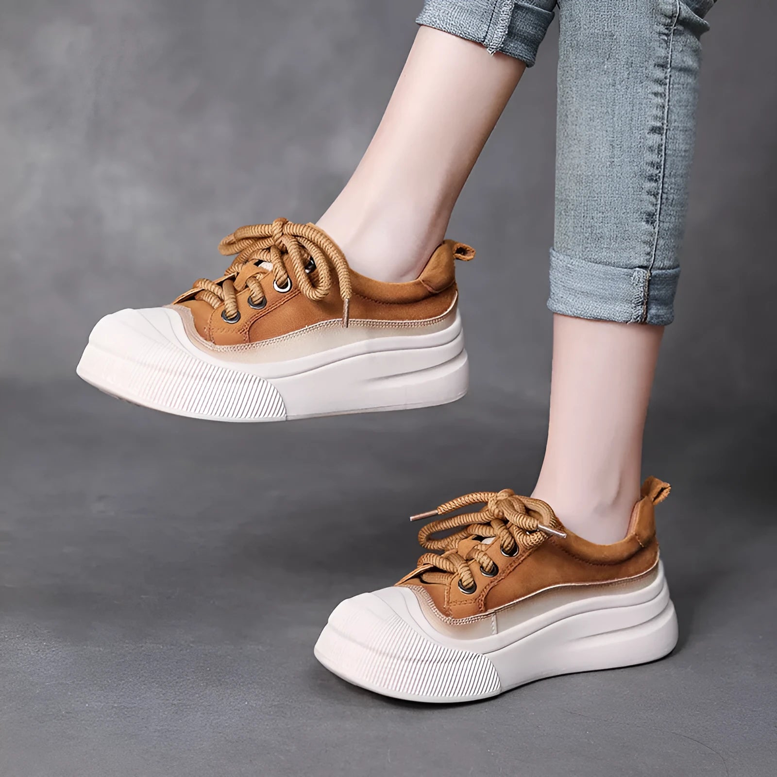 Women's round toe lace-up casual shoes in yellow leather with a rubber sole
