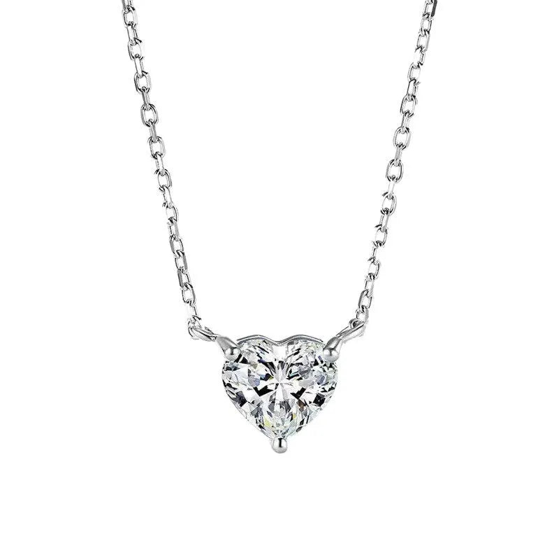 Women's silver-coloured heart necklace with copper construction and simple chain