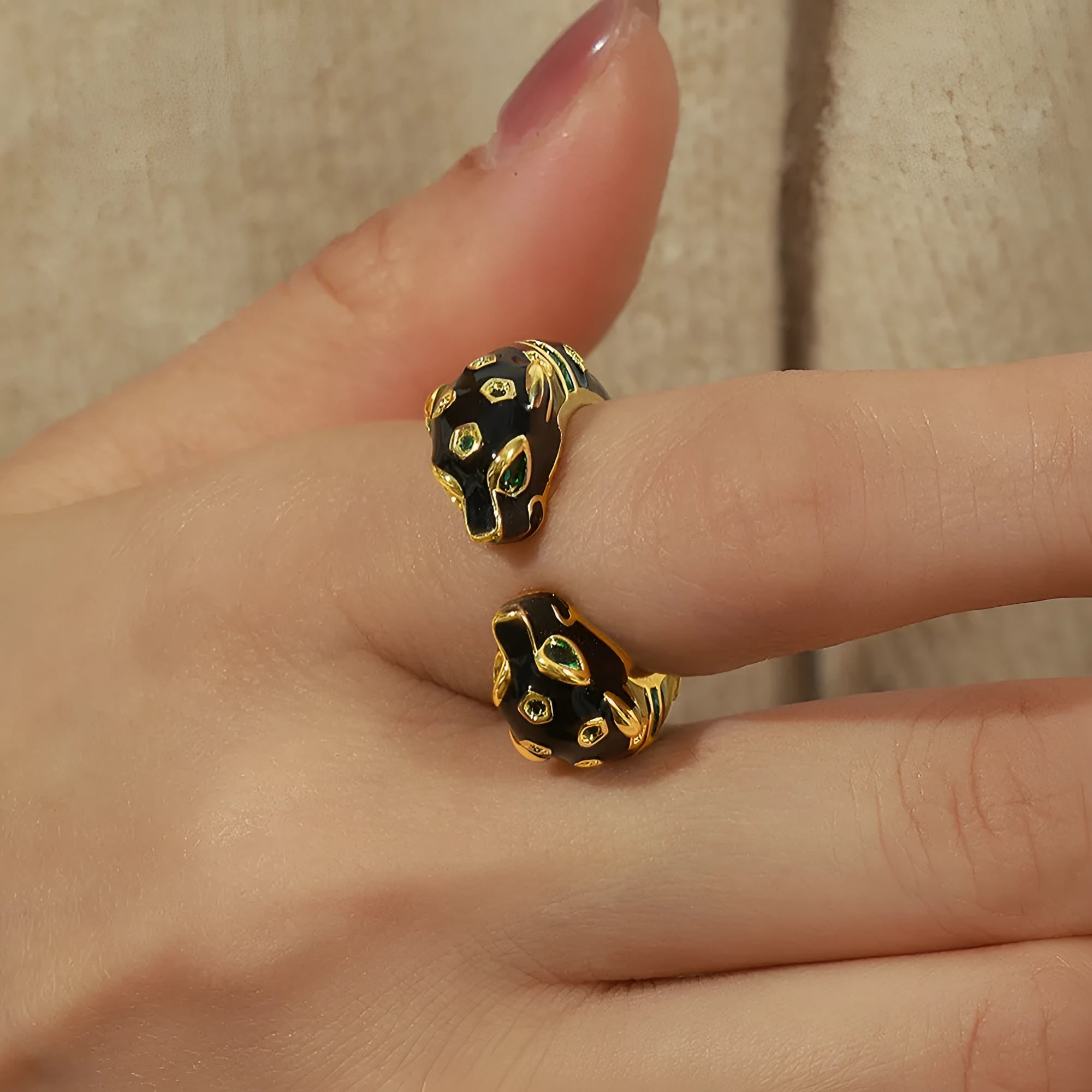 Women's black cheetah pattern oil drip geometric open ring size 7 on copper