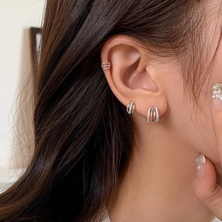 Geometric earrings with 925 silver needle construction and electroplated finish