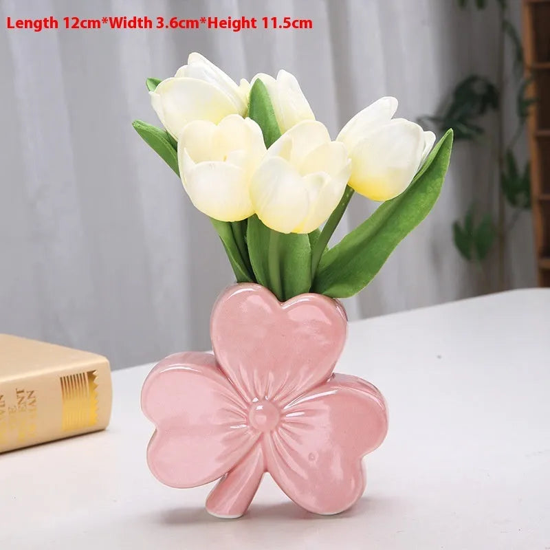 Clover ceramic vase in European style design with white porcelain construction