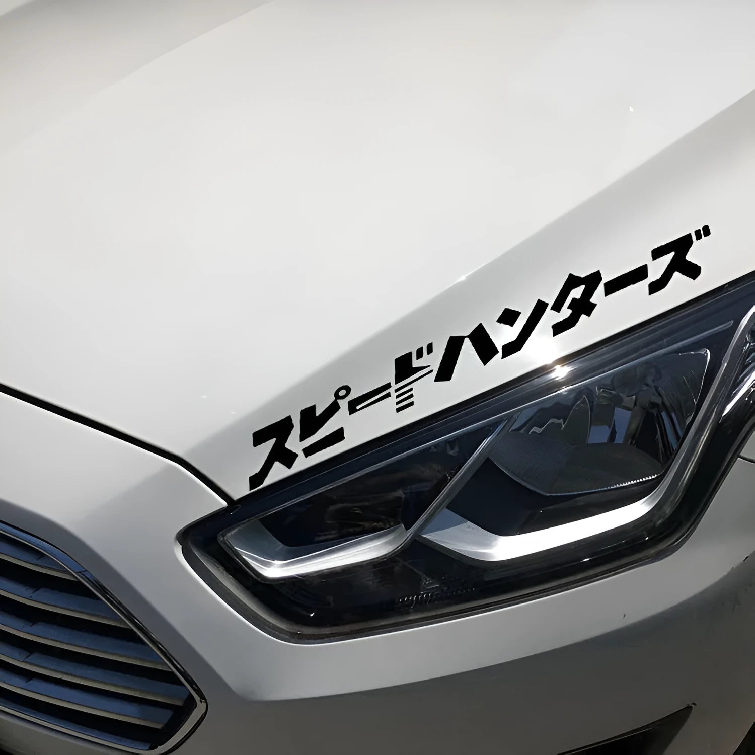 35x35cm square reflective Japanese car sticker in black PET material on vehicle window