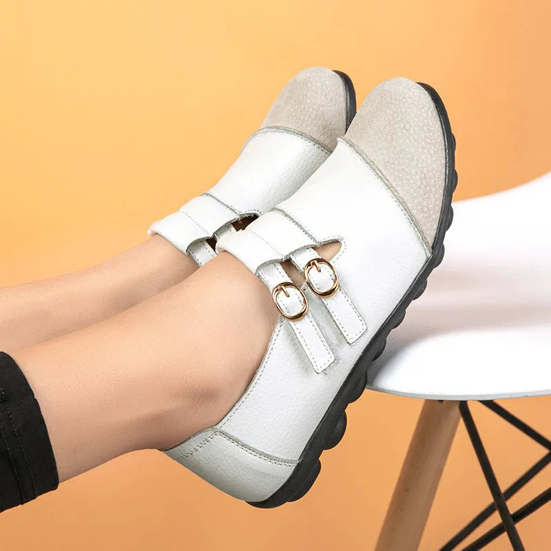 Women's low-top casual flat shoes with Velcro strap and round toe in cow split leather.