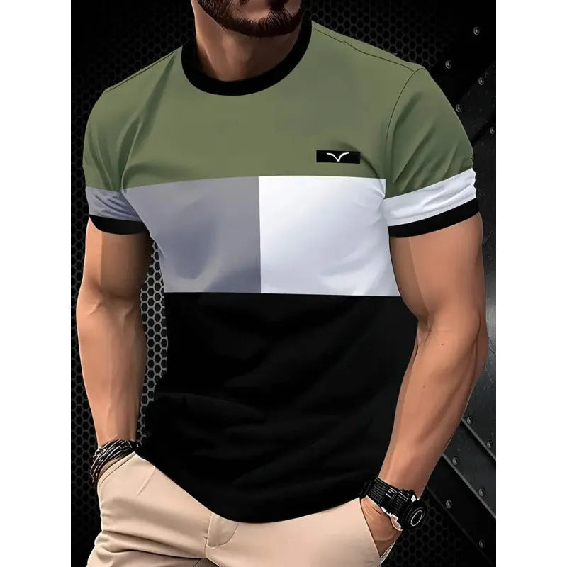 Man wearing a loose-fit short-sleeved T-shirt with a digital 3D striped print.
