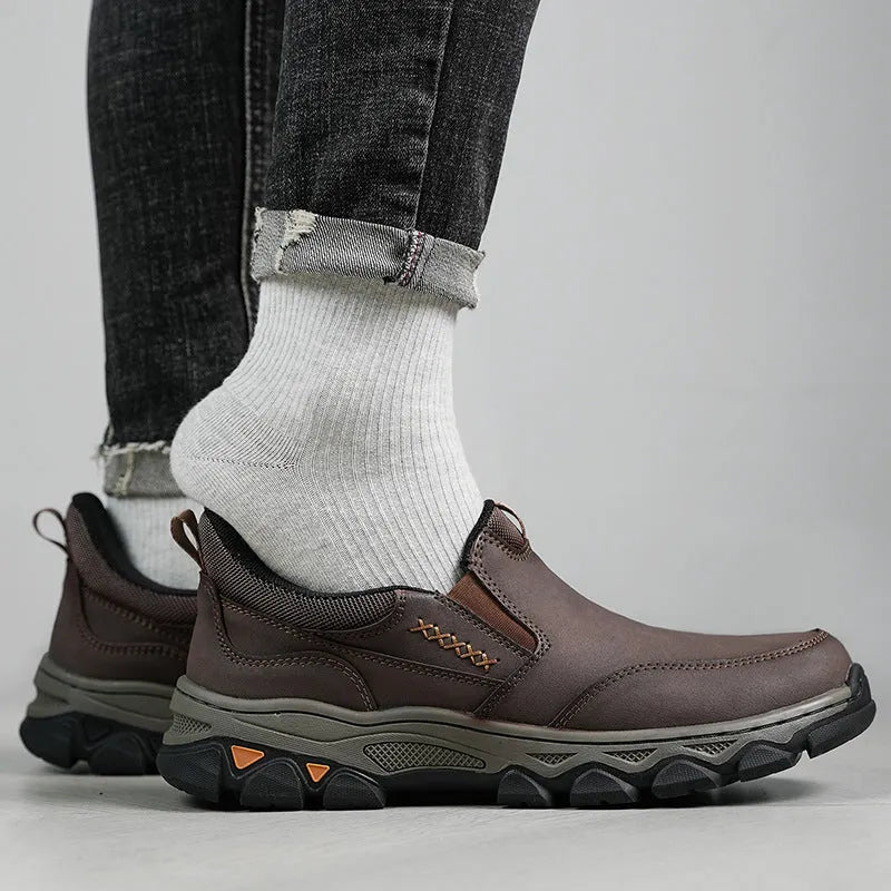 Men's round-toe casual shoes in black, dark brown and grey colours with rubber soles