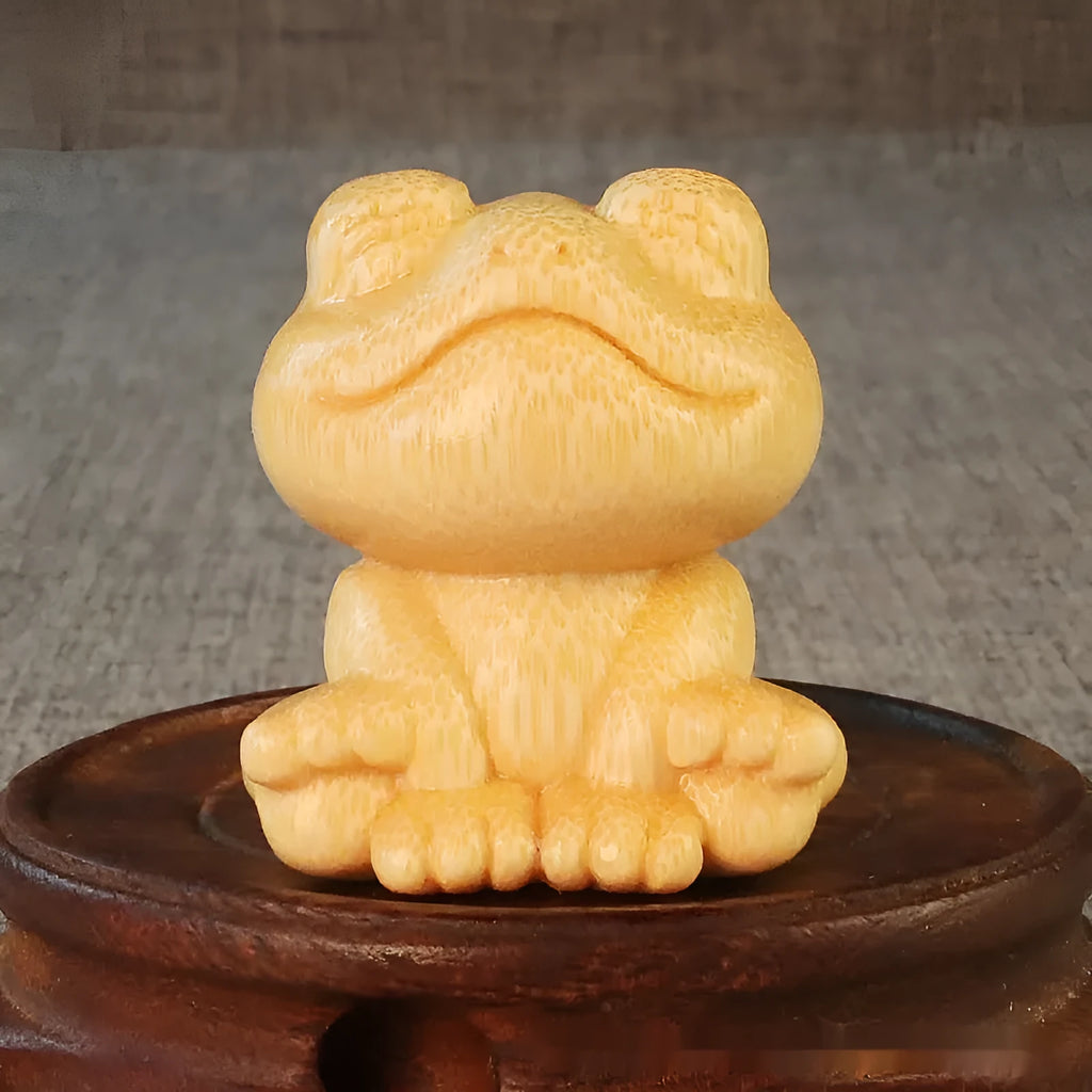 Solid bamboo smiling frog carving ornament measuring 5cm height for decorative gifts