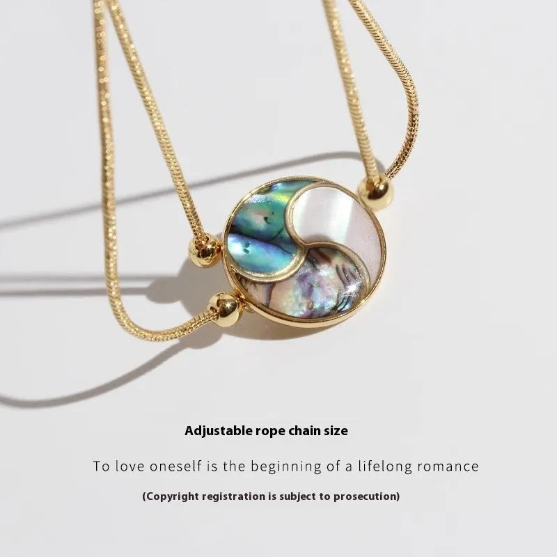 Colourful shell bracelet in a fresh and sweet style, light and simple single-piece shell jewellery for summer and everyday wear