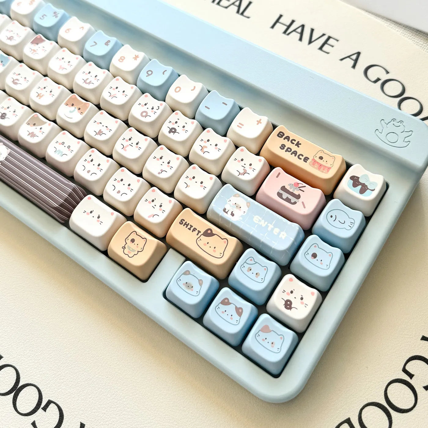 High Sea Salt Cat PBT sublimation key caps for mechanical keyboards with colourful design