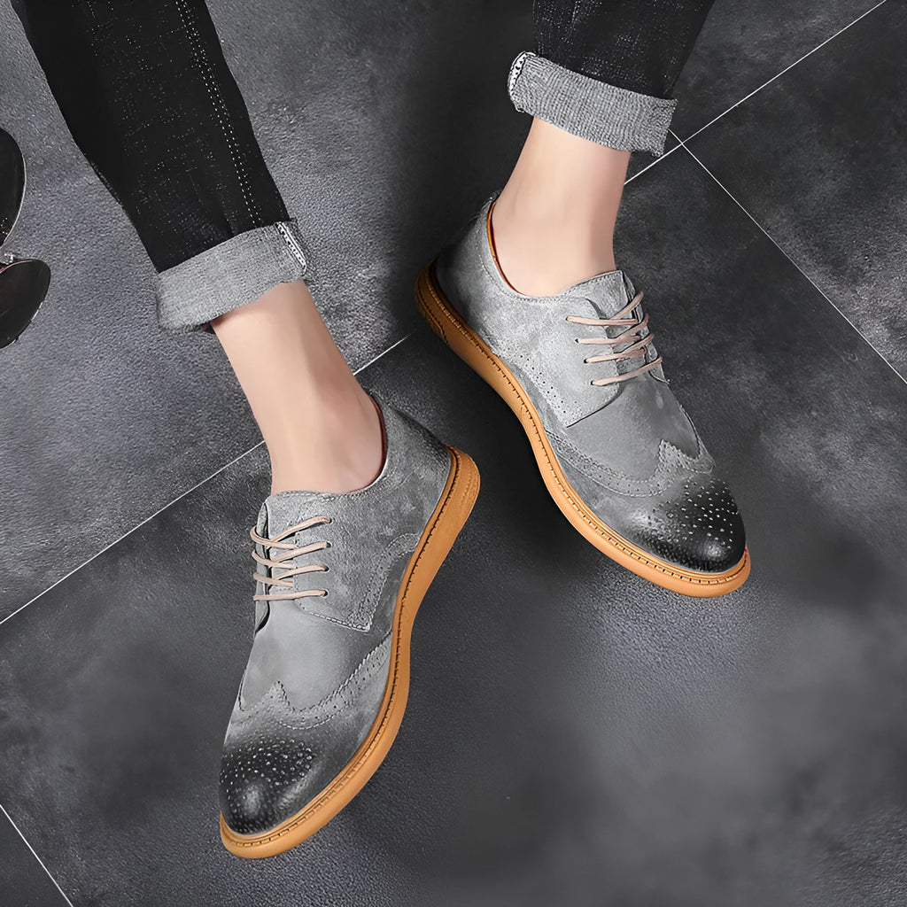 Men's black retro lace-up low-top business formal leather shoes with a rubber sole.