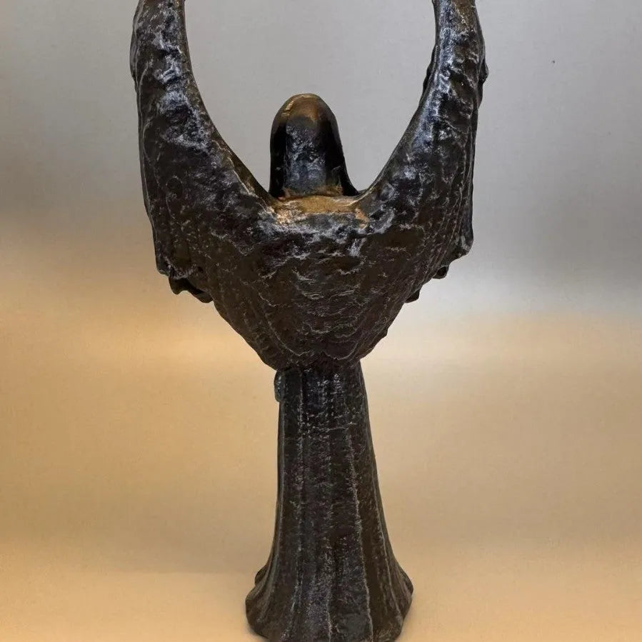 Dark angel resin statue ornament measuring 17cm height for gothic home decor display