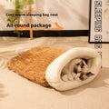 Pet sleeping bag for cats measuring 50 by 40 centimetres with polar fleece construction