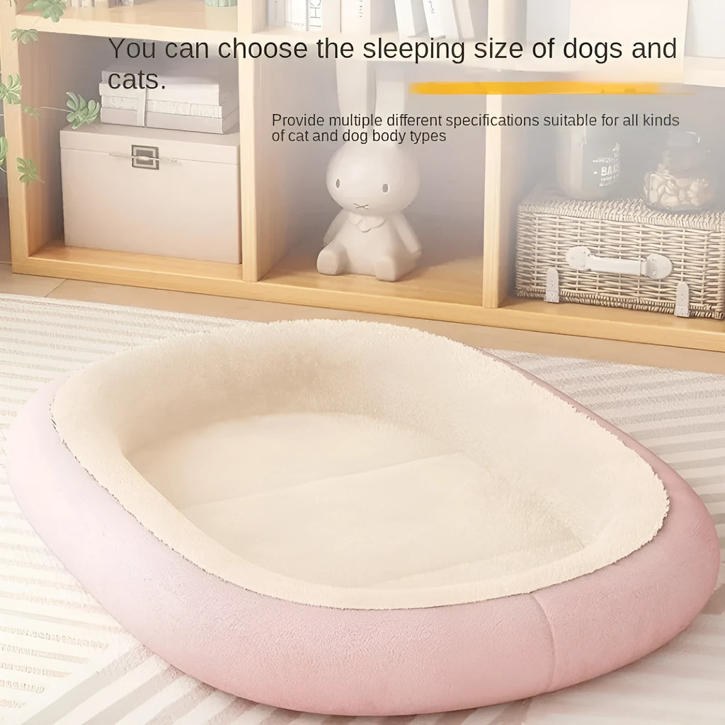 A thickened grey dog kennel for a small dog, shown alongside green and pink colour options.