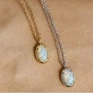 Geometric oval pendant necklace with jelly opal in 925 silver with gold finish