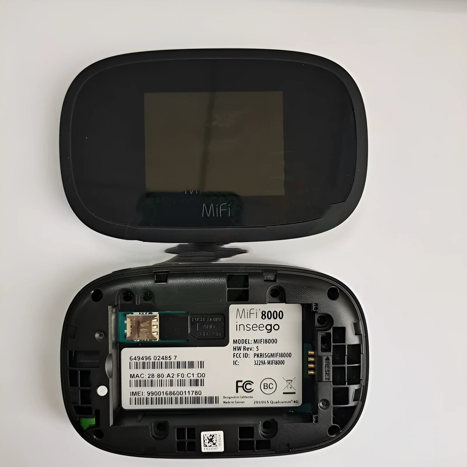 Black Mifi8000 4G portable wireless router with compact 10x20x3 cm dimensions