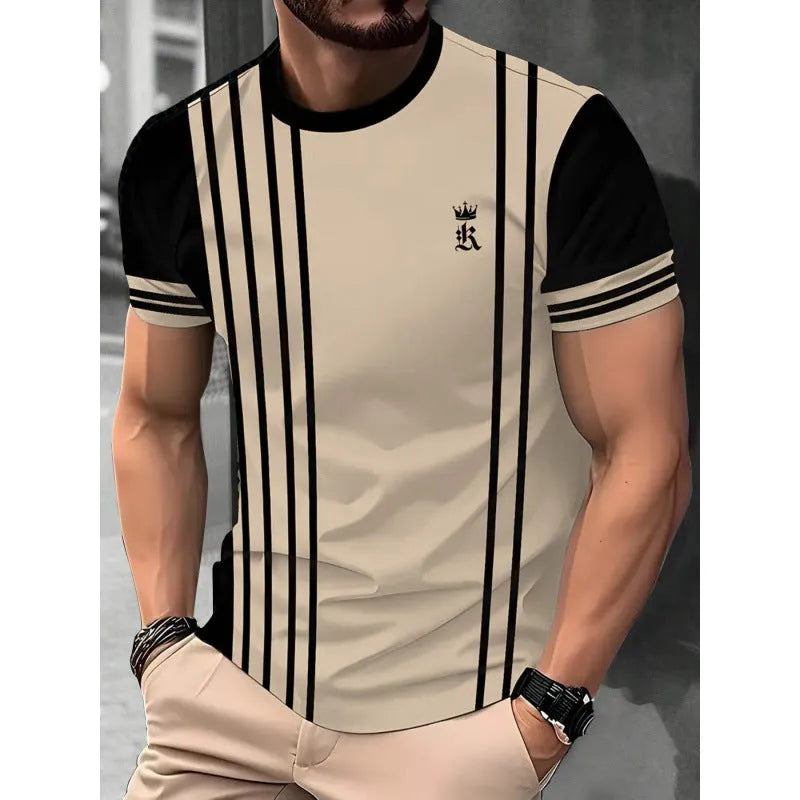 Man wearing a loose-fit short-sleeved T-shirt with a digital 3D striped print.