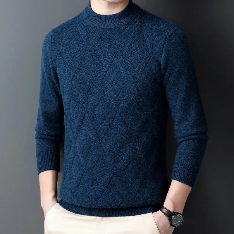 Men's diamond jacquard thermal pullover sweater in a wool-blend fabric on a size chart.