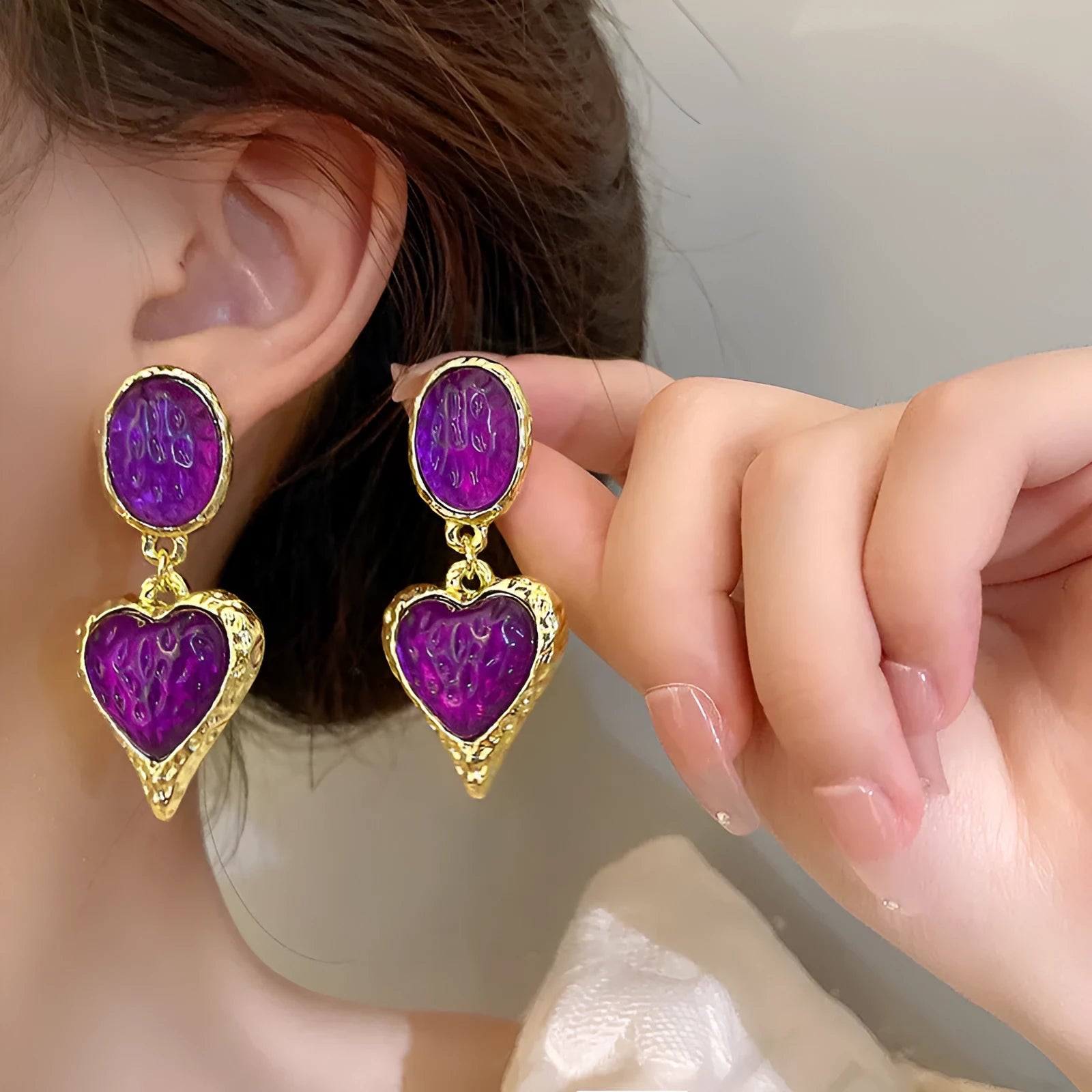 Silver pleated oval love heart stud earrings in alloy, showing green, purple, red, and yellow white colour options.