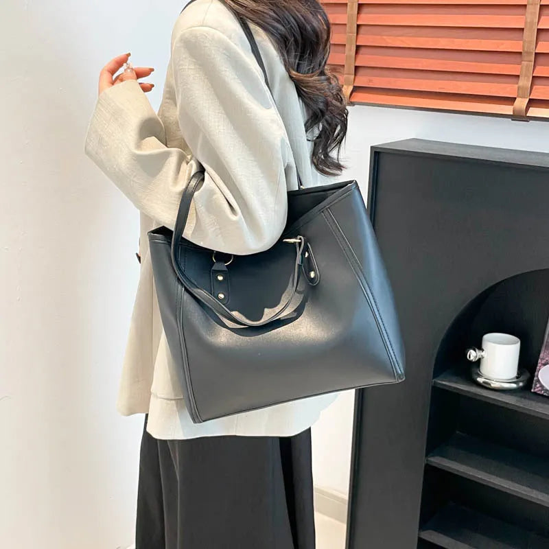 Korean style horizontal square shoulder underarm bag in PU material with sandwich pocket design