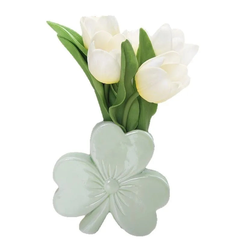 Clover ceramic vase in European style design with white porcelain construction